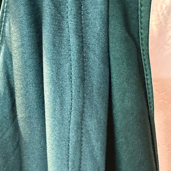 Lulus Love in Your Life Emerald Green Satin
Halter Maxi Dress - Picture 10 of 12